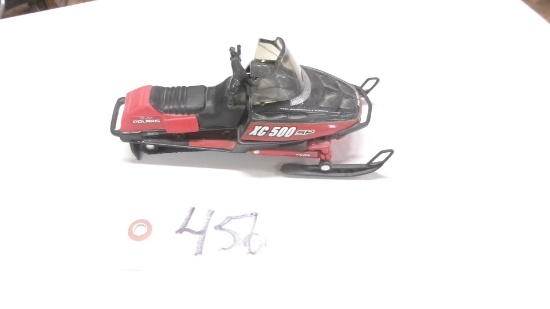 2000 DIE CAST POLARIS LTD XC 500 SP EDITION # 7715, skies turn & hood opens