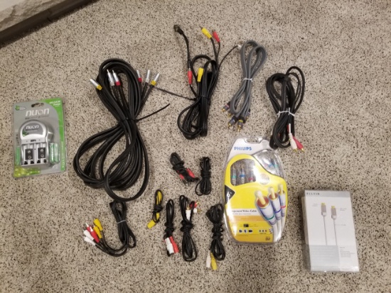 BATTERY CHARGER & AUDIO VIDEO CORDS
