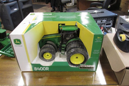 JOHN DEERE 8400R ERTL PRESTIGE COLLECTION 1/16 TH DIE CAST