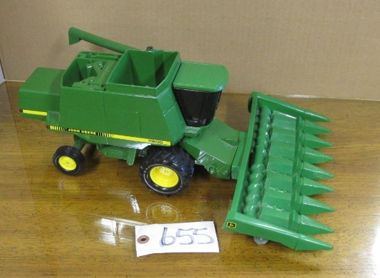 JOHN DEERE 9600 COMBINE  w/ 8 ROW CORN HEAD