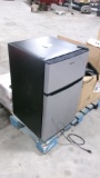 LIKE NEW DORM FRIDGE w / FREEZER