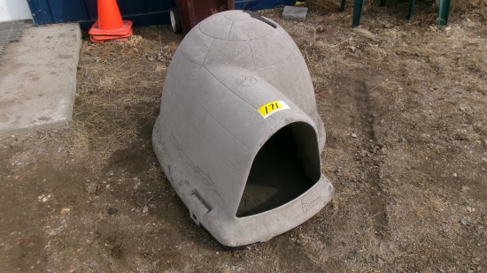 IGLOO DOG HOUSE