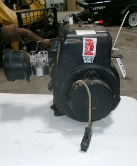 TECUMSEH SMALL ENGINE, good compression, new carb (was on go cart )