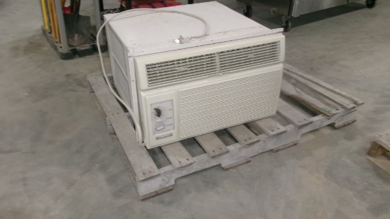 FRIEDRICH AIR CONDITIONER, works good