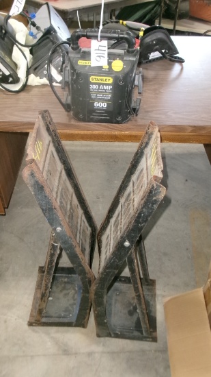 2-CAR RAMPS & STANLEY 300 AMP BATTERY PACK -no charge cord