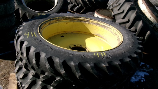 2-14.9 x 46" on JOHN DEERE 10 BOLT DIRECT MT.  DUALS