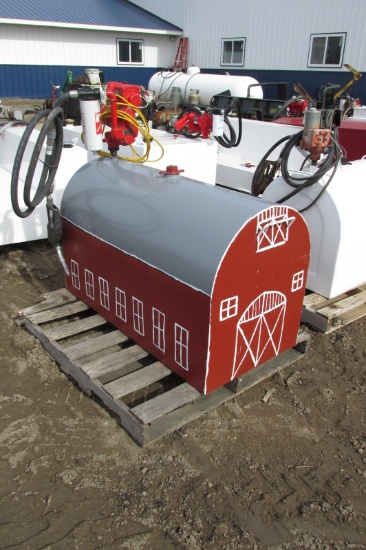 120 GALLON HIP ROOF BARN SERVICE TANK w / 12 VOLT PUMP