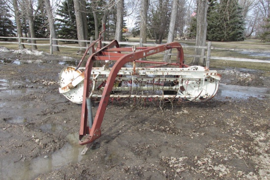 IHC # 14 SIDE DELIVERY RAKE