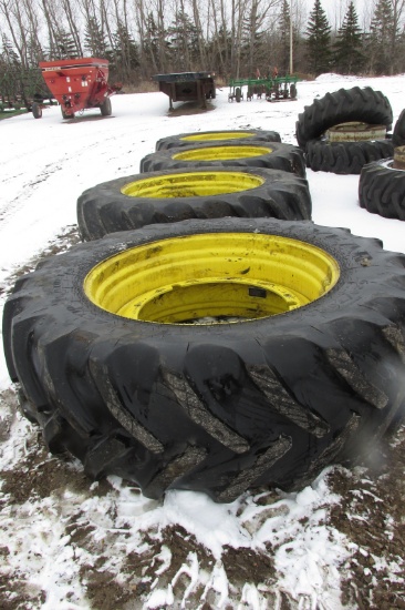 4-620 / 70 R / 46" TIRES ON 12 BOLT JOHN DEERE SPRAYER RIMS