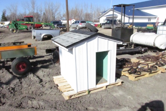 LARGE HILTON STYLE DOG HOUSE, shingles & metal siding, insulated