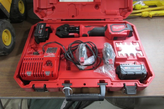 MILWAUKEE M-18 SHORT THROW PRESS TOOL KIT, #2674-20