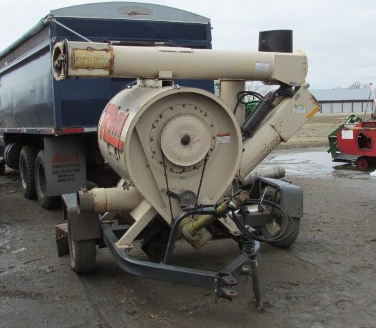 REM 2100 GRAIN VAC, hyd. Fold, small 1000 pto, hoses & cleanup kit
