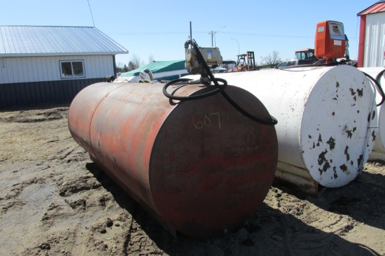 1,000 GALLON FUEL TANK / 110 volt pump