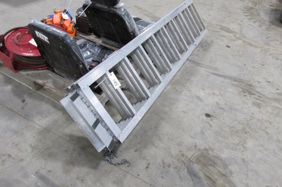 1-12' x 32" ALUMINUM FOLDING RAMPS