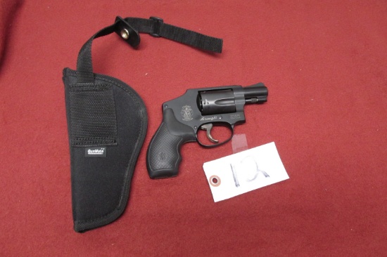SMITH & WESSON 5 SHOT .38 SPEC. + P REVOLVER ( DEB5635 ) w / Gummate holster