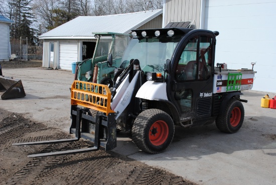 2017 BOB CAT TOOL CAT 5600 w / BUCKET & PALLET FORK ATTACH., 1,222 hrs., cab, high flow hyd.,+