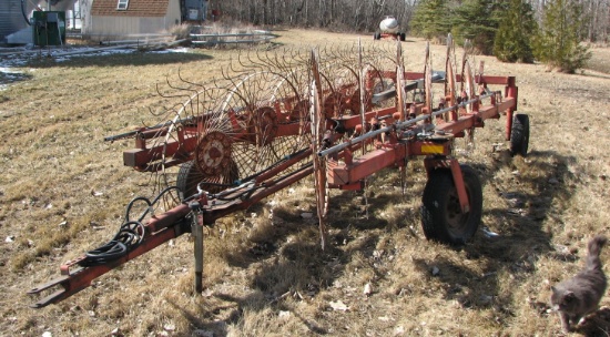 GEHL 12 WHEEL V RAKE