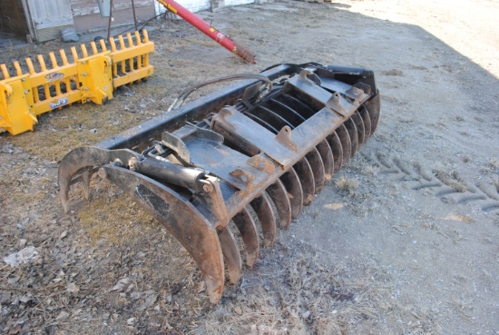 2013 8' ANBO H.D. 2 CYLINDER  GRAPPLE FORK, 6" spacing 640  J.D. loader mounts