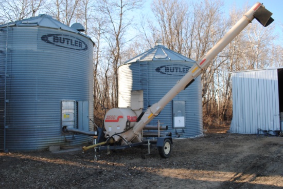 2007 REM 2500 GRAIN VAC, SMALL 1,000 PTO, includes piping & cleanup attachments