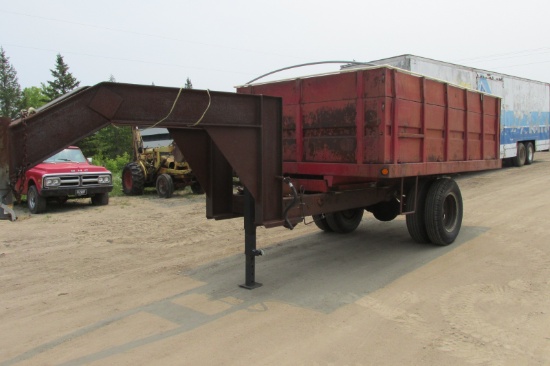 13' GRAIN BOX TRAILER, Honda powered hydraulics, works good
