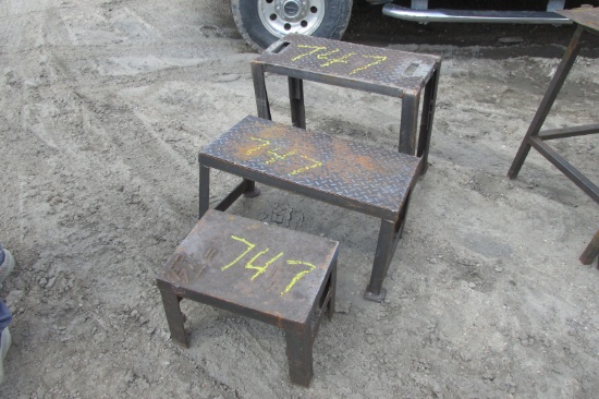 3-WELDING STEP STOOLS