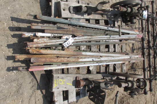 13-5' T POSTS & 7-6' T POSTS