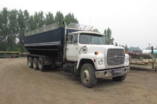 1985 FORD 9000 TRI AXLE w / 24' HART COMBO BOX, Cummins, 9 spd., roll tarp,  Dale @ 701 360-2134