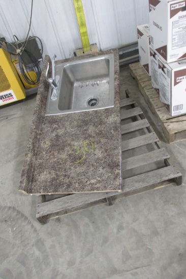 4' COUNTER TOP w / STAINLESS SINK