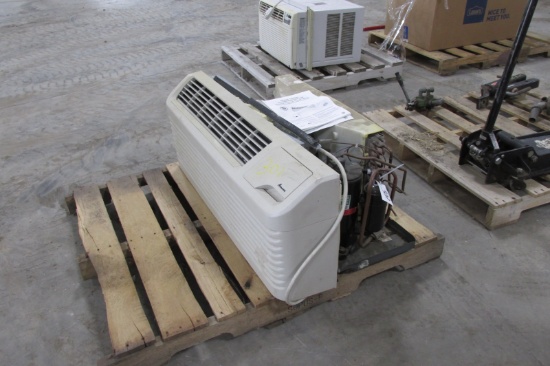 AMANA WALL MOUNT AIR CONDITIONER / HEAT PUMP UNIT