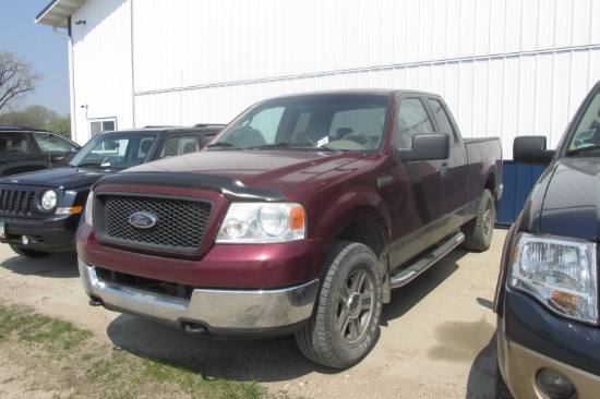 2005 FORD F--150 EXT CAB SHORT BOX 4WD, 5.4 Triton,  runs & drives, but needs eng. fix,