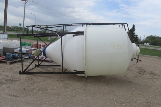 200 BUSHEL POLY HOPPER BIN, ladder & 6