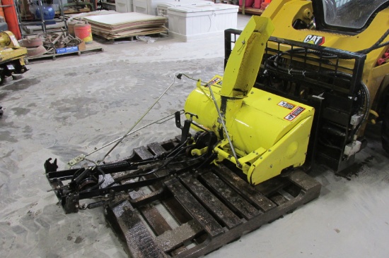 42" JOHN DEERE SNOWBLOWER (200 riders ), good