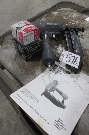 CRAFTSMAN 16 GUAGE AIR POWERED FINISHING NAILER w / 3 boxes of 2" ammo