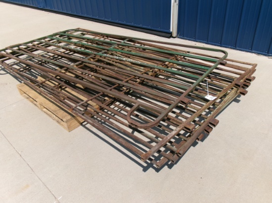 4-5' x 10'  & 1- 5' x 9' CATTLE PANELS