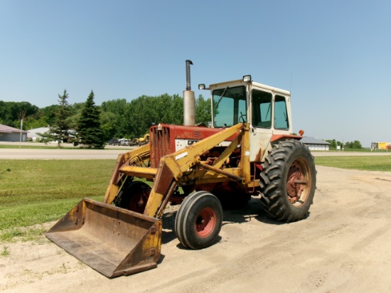 IHC 806 DIESEL w / EZEE-ON LOADER, 3 pt., 2 remotes, 540 / 1000 pto, shows 3819 hrs, Aaron @ 701-331