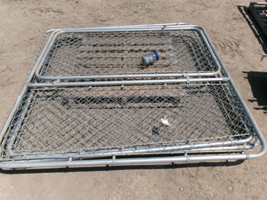 DOG KENNEL-4 6' X 6' SECTIONS w / 3 ' DOOR