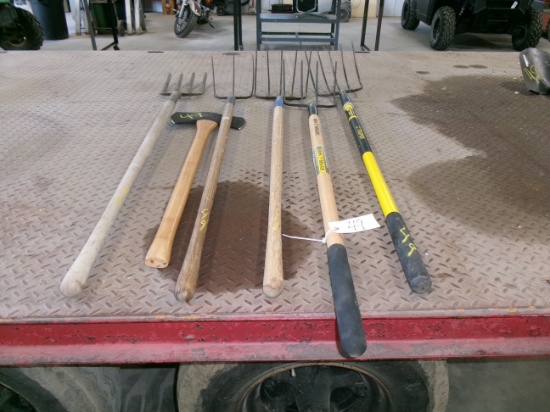 DOUBLE BLADED AXE, 5 HAY FORKS, LONG HANDLED GARDEN SPADE