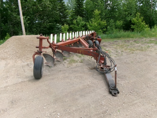 11-18" IHC 800 AUTO RESET PLOW