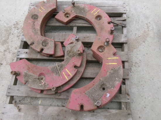 4 WEIGHTS (8 HALVES) IHC REAR WHEEL TRACTOR WEIGHTS