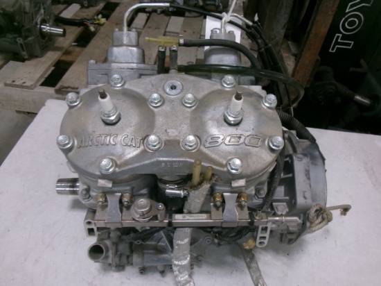 ARCTIC CAT 800 SNOWMOBILE ENGINE