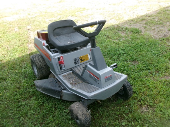 30" CRAFTSMAN 5 SPD. RIDER, 10 H.P. Briggs OK