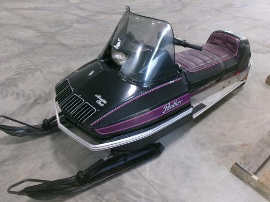 ARCTIC CAT 5000 SNOWMOBILE, Suzuki twin cyl., very nice