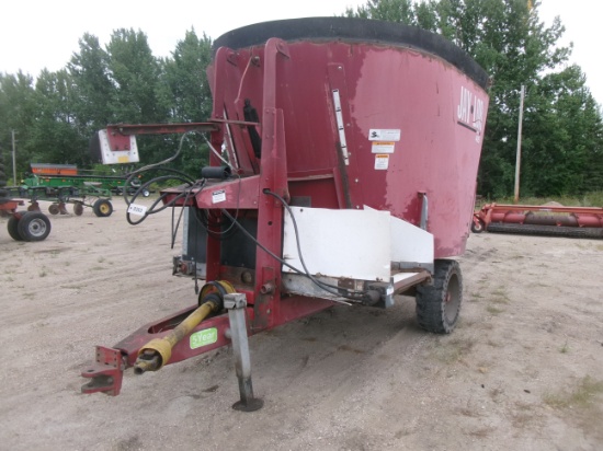 JAYLOR 425 VERTICAL TMR MIXER, 540 PTO, works good, Dean @ 218 204-0496