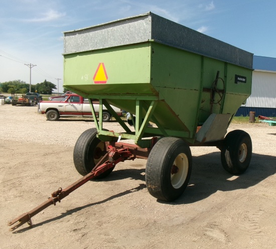 PARKER 300 + BUS. GRAVITY WAGON, 16.5 X 16.1 rears, 385 / 22.5 frts.