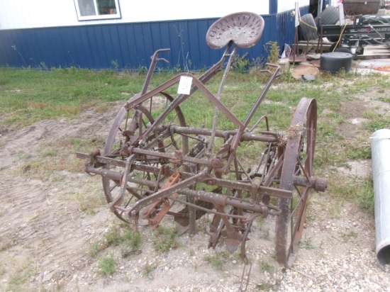 ONE ROW HORSE DRAWN CULTIVATOR