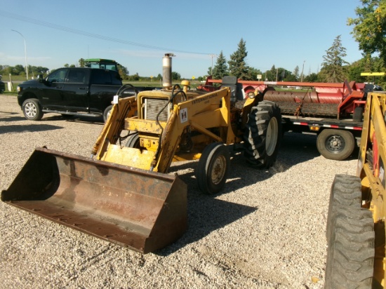 IHC 2544 HYDRO GAS INDUSTRIAL TRACTOR w / 2000 7' LOADER, 3 pt., 2 remotes,