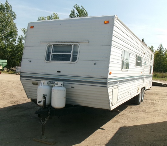 2,000 NOMAD 3060 BUMPER HITCH 30' CAMPER