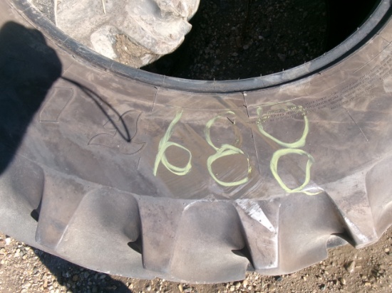380 / 85r 30" Tire