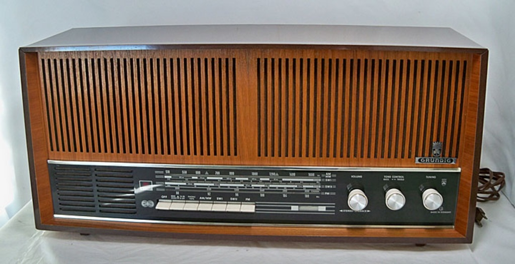 Grundig Model 4670 U/Stereo Radio, Made In Germany, Working | Art, Antiques  & Collectibles Collectibles Radios, Phonographs & Phones Collectibles |  Online Auctions | Proxibid