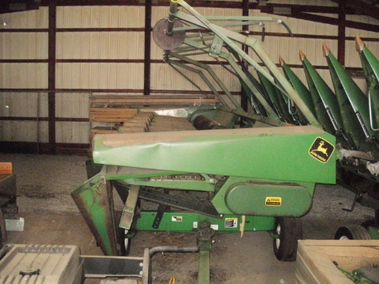 JD 843 CORN HEAD